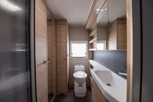 Lataa kuva Galleria-katseluun, Knaus Südwind