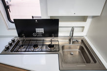 Lataa kuva Galleria-katseluun, Adria Action