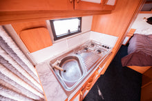 Ladda upp bild till gallerivisning, Polar 590