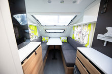 Lataa kuva Galleria-katseluun, Adria Action