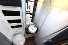 Lataa kuva Galleria-katseluun, Rapido V68 Scandinavian Exclusive