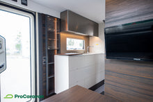 Lataa kuva Galleria-katseluun, Adria Astella