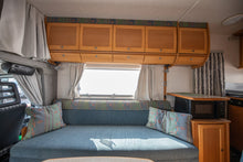 Lataa kuva Galleria-katseluun, Dethleffs A 5832