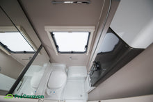 Lataa kuva Galleria-katseluun, Adria Adora