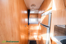 Lataa kuva Galleria-katseluun, Adria Coral S 680 SP