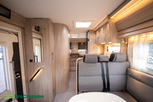 Lataa kuva Galleria-katseluun, Kabe Travel Master C 740 LGB