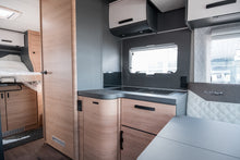 Lataa kuva Galleria-katseluun, Knaus Live Wave 700 LX