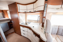 Ladda upp bild till gallerivisning, HYMER S 840