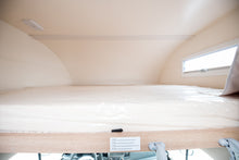 Lataa kuva Galleria-katseluun, Ci Elliot 79 M