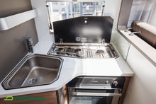 Lataa kuva Galleria-katseluun, Adria Coral 670 SL Supreme