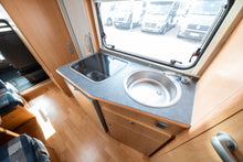 Lataa kuva Galleria-katseluun, Adria Coral Sport S 573 DS