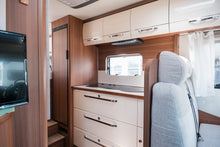 Ladda upp bild till gallerivisning, LMC Cruiser T 673G