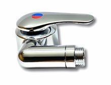 Lataa kuva Galleria-katseluun, Reich suihkunsekoittaja Twist kromi, suihkuletkun liitos pöytäpinnan yläpuolella