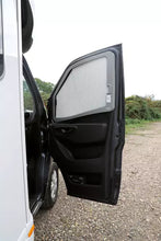 Lataa kuva Galleria-katseluun, Remis sivuikkunan pimennysverho REMIfront 4, MB Sprinter, oikea