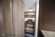 Lataa kuva Galleria-katseluun, Adria Matrix Axess M 680 SL