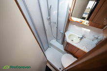 Ladda upp bild till gallerivisning, LMC Breezer V 646G