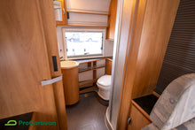 Ladda upp bild till gallerivisning, Hymer B564