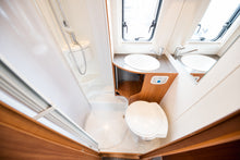 Lataa kuva Galleria-katseluun, Adria Matrix M 680 SL