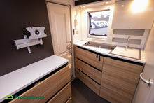 Lataa kuva Galleria-katseluun, Adria Action