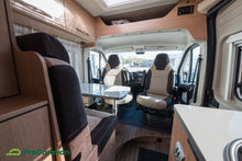 Lataa kuva Galleria-katseluun, Roadcar Van R 600