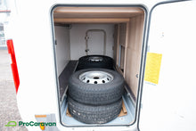 Lataa kuva Galleria-katseluun, Adria Matrix Axess M 680 SL