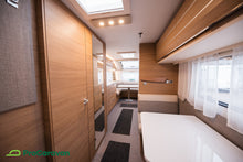 Lataa kuva Galleria-katseluun, Adria Adora