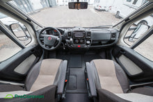 Lataa kuva Galleria-katseluun, Adria Matrix Axess M 680 SL