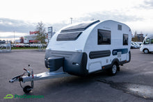 Lataa kuva Galleria-katseluun, Adria Action