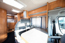 Lataa kuva Galleria-katseluun, Adria Coral S 680 SP