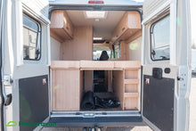 Ladda upp bild till gallerivisning, Roadcar VAN R 600