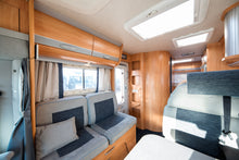 Lataa kuva Galleria-katseluun, Adria Coral S 680 SP