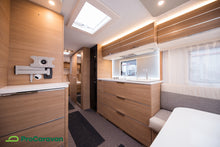 Lataa kuva Galleria-katseluun, Adria Adora