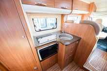 Lataa kuva Galleria-katseluun, Adria Sport S 650 SF