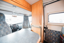 Lataa kuva Galleria-katseluun, Adria Twin