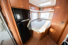 Lataa kuva Galleria-katseluun, Adria Sport S 650 SF