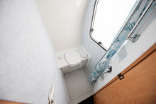 Ladda upp bild till gallerivisning, Caravelair 470