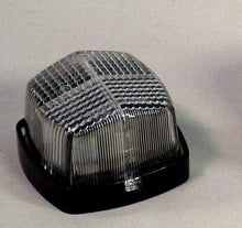 Lataa kuva Galleria-katseluun, Seisontavalo. musta pohja 62x62 mm