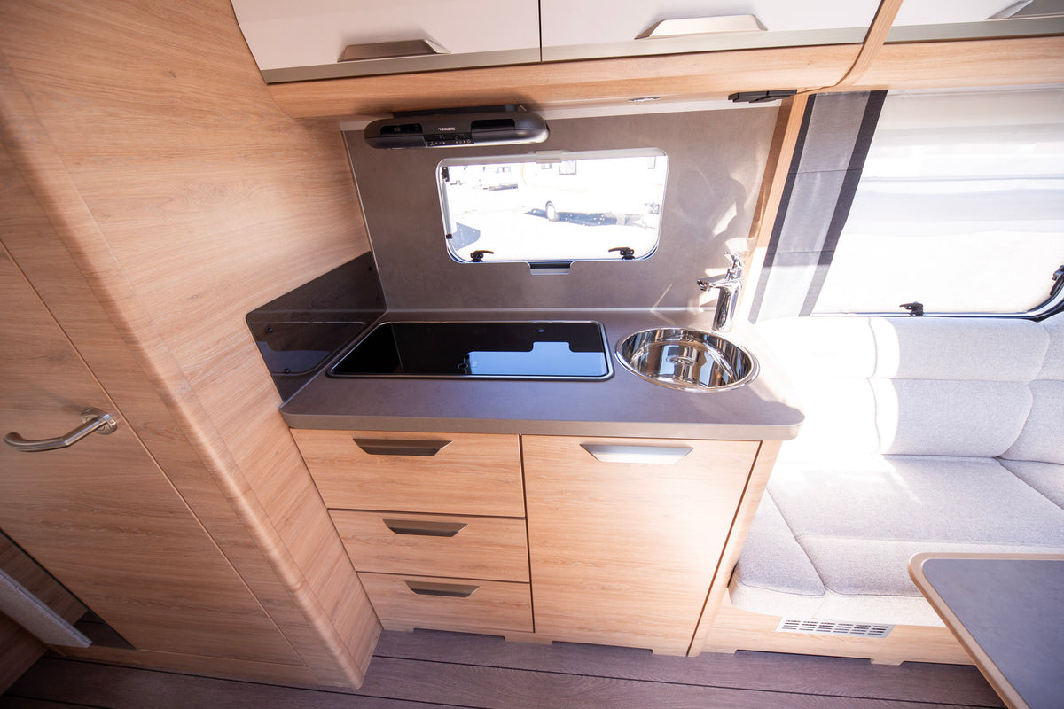 Knaus Südwind Black Selection