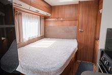 Lataa kuva Galleria-katseluun, Adria Coral S 680 ST
