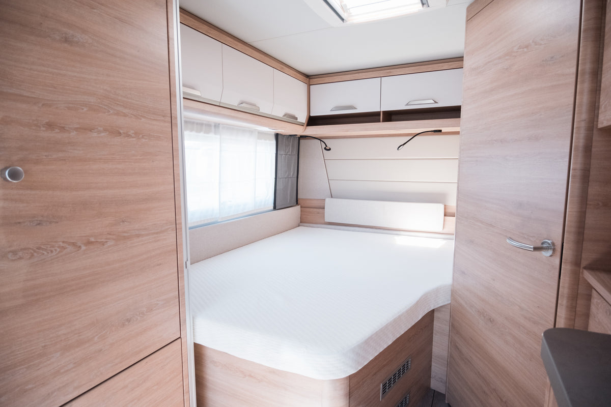 Knaus Südwind Black Selection