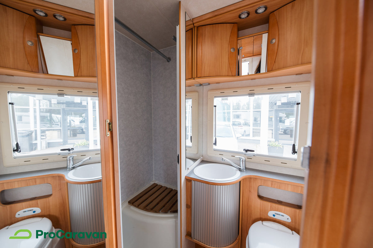 Adria Izola S 687 SPG