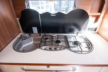 Ladda upp bild till gallerivisning, LMC Cruiser T 673G
