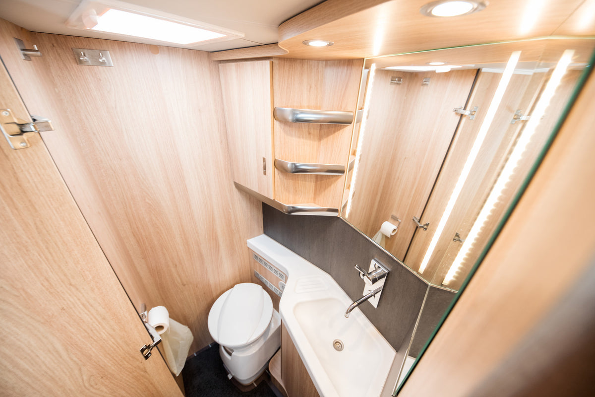 Knaus Sky Ti 700 MEG Platinum Selection