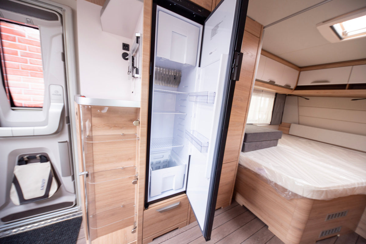 Knaus Südwind Black Selection
