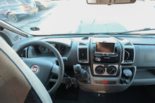 Lataa kuva Galleria-katseluun, Adria Coral S 670 SL
