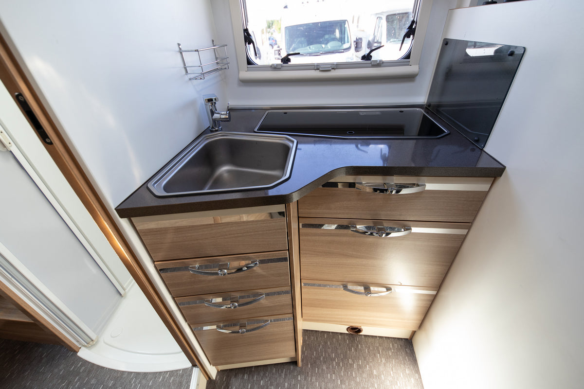 Adria Matrix M 670 SP