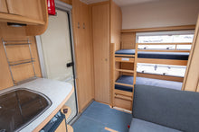 Lataa kuva Galleria-katseluun, Dethleffs Camper

