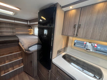 Lataa kuva Galleria-katseluun, Kabe Travel Master C 740 LGB
