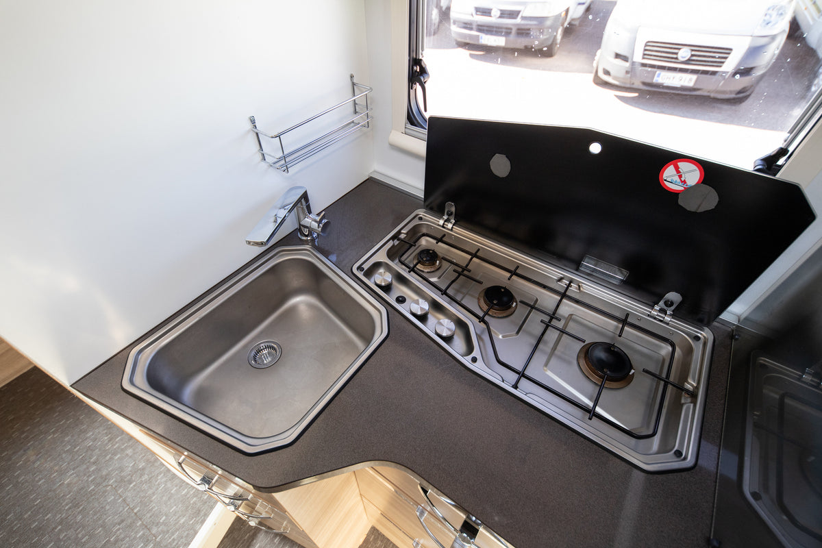 Adria Matrix M 670 SP
