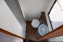 Lataa kuva Galleria-katseluun, Adria Coral S 680 ST

